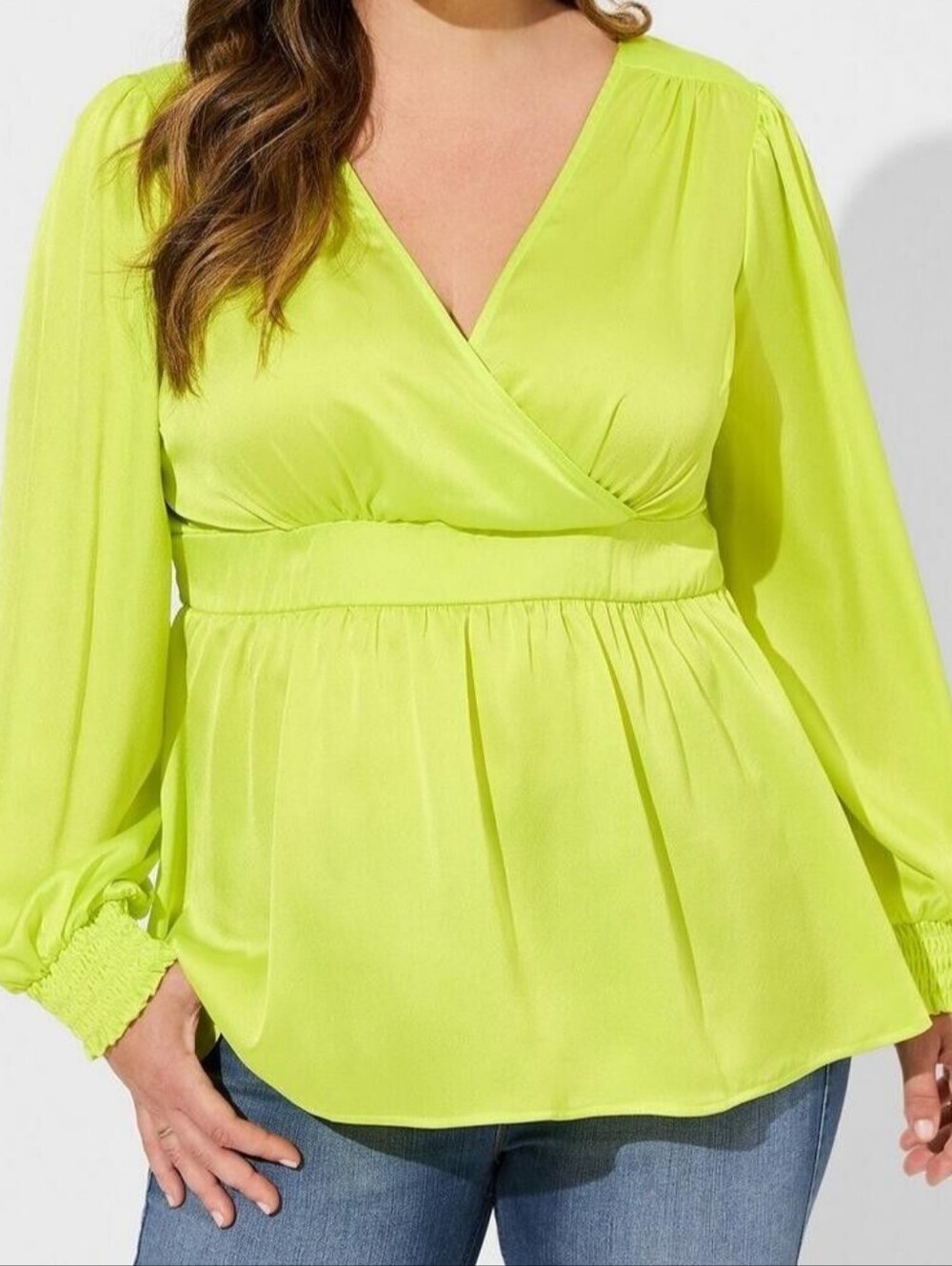 TORRID Lime Green Satin Surplice Tie Cut Out Back Tunic Top Blouse In 6 (30)